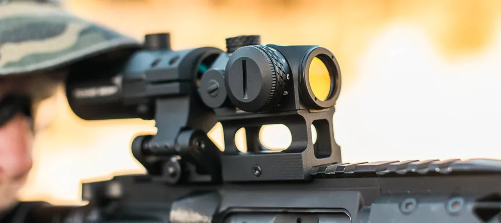 close up magnifier and red dot sight