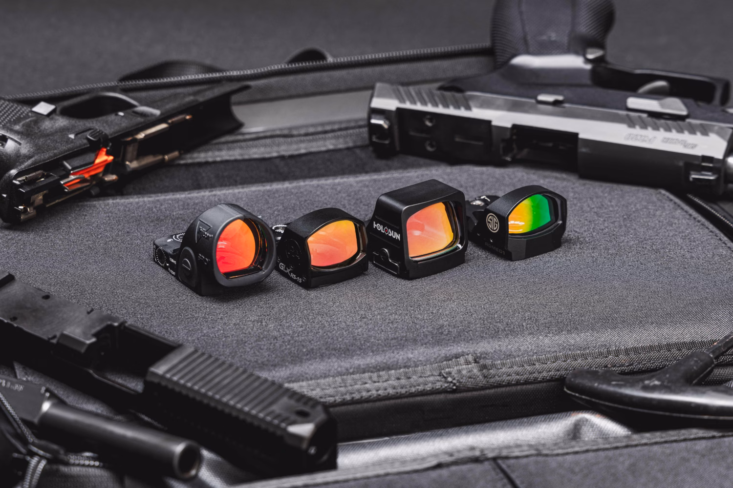 How to Choose a Low Profile Red Dot Sight for Concealed Carry 2 COM Reflex Optics Practiscore 01 1 2