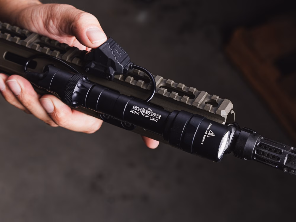 Surefire m640U Scout Light Pro 01 1